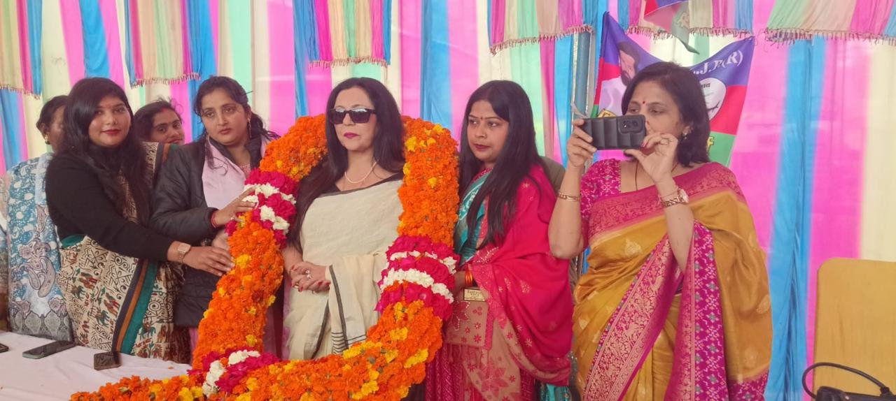 यूपी में लोजपा (रामविलास) की सियासी तैयारी तेज, रायबरेली मंडल में राष्ट्रीय अध्यक्षा चंद्रप्रभा भाटिया का दौरा