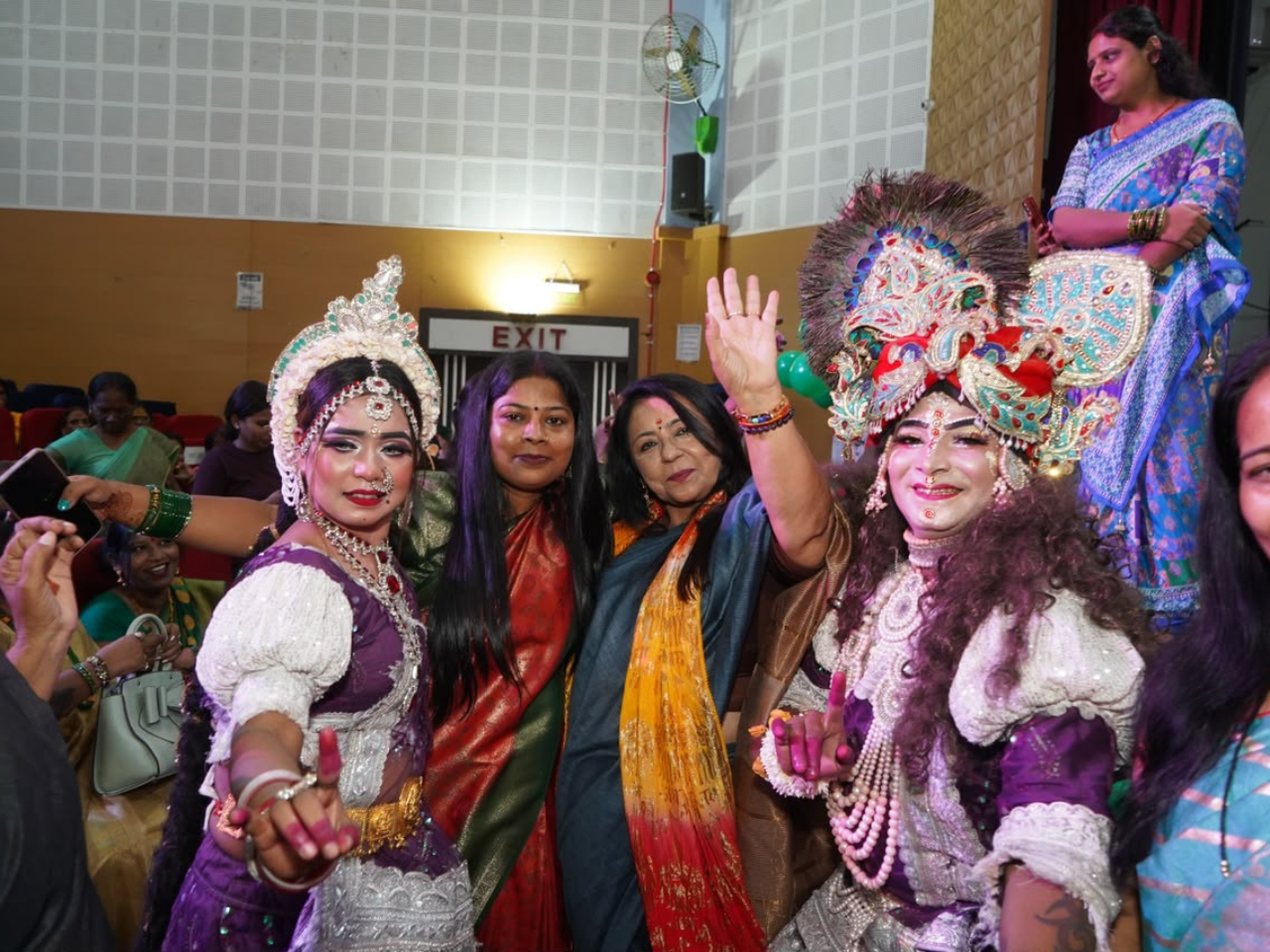 उत्तर प्रदेश मध्य महिला प्रकोष्ठ द्वारा भव्य सावन महोत्सव का आयोजन